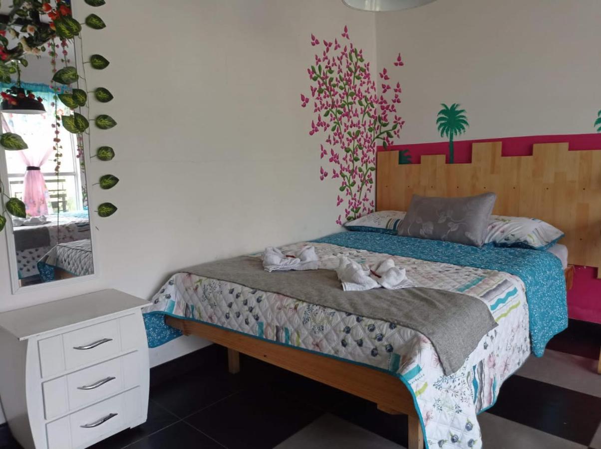 Combi, 2 Good 4 Less Hotel Salento Exterior photo