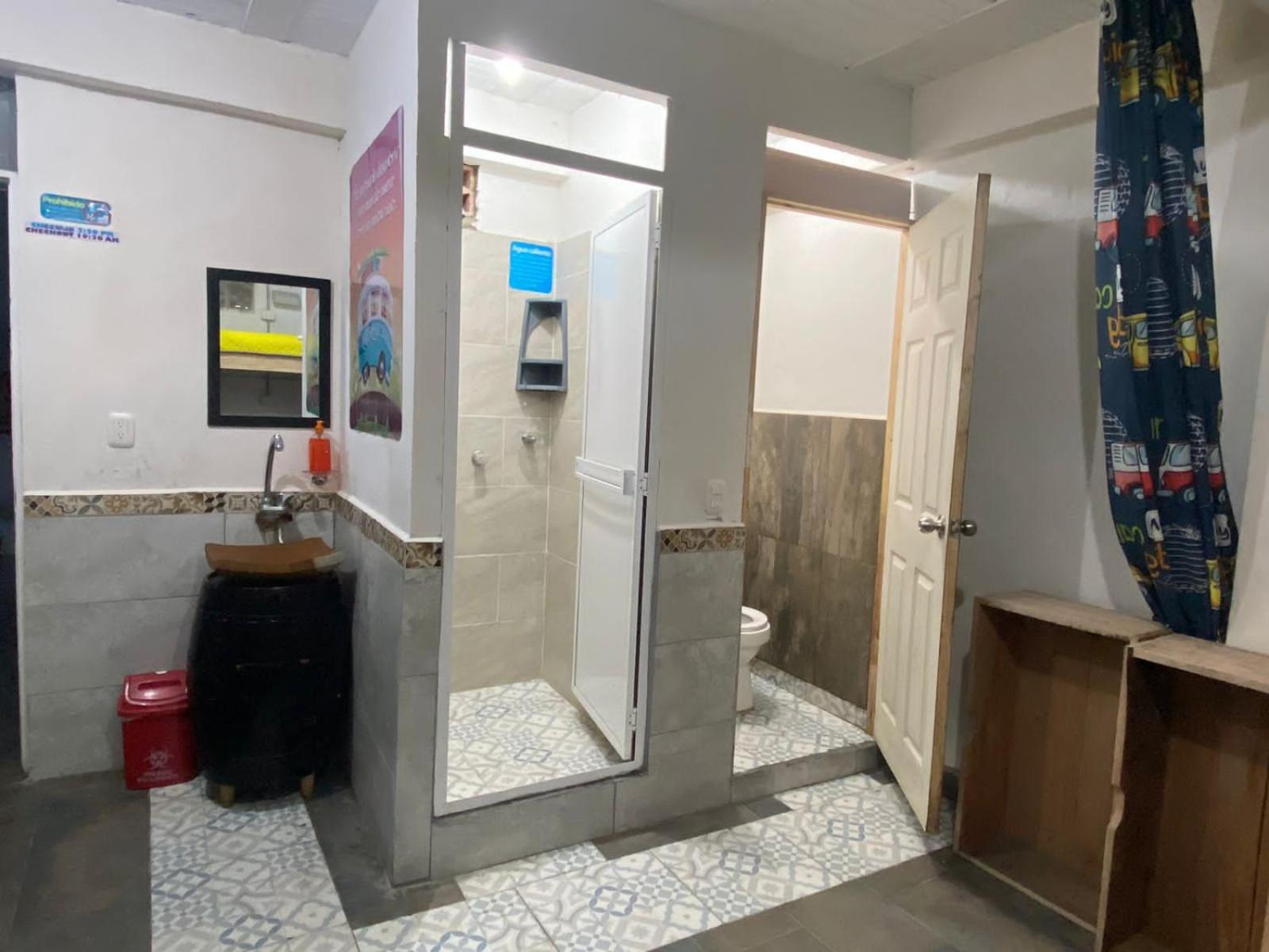 Combi, 2 Good 4 Less Hotel Salento Exterior photo